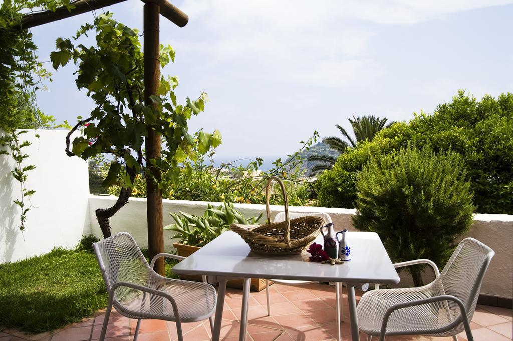 Appartamenti Le Pleiadi - Succhivo D'Ischia Sant'Angelo  Номер фото